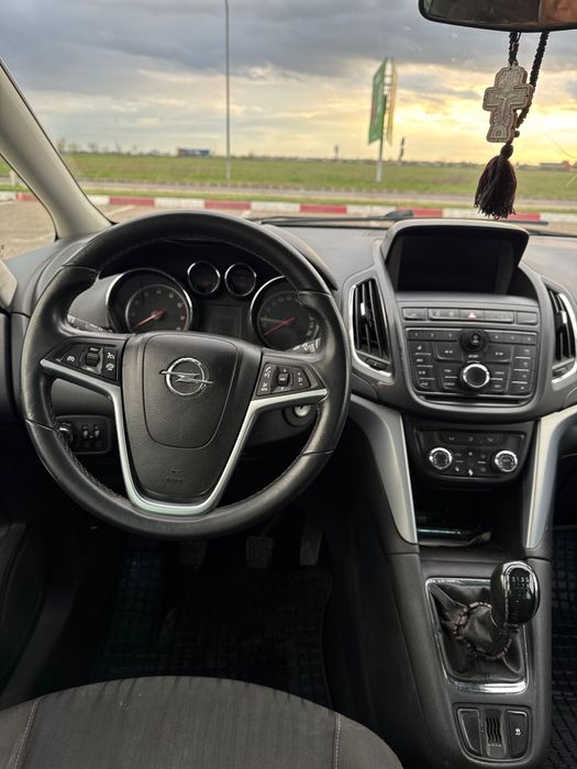 Opel Zafira C 2016 1.4benzina +GPL(din fabrica) 140cp