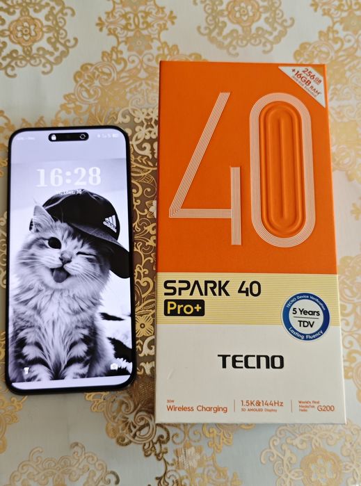 Продам ультра тонкий игравой телефон.