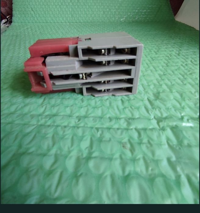 Contactor, intreruptor cu releu pentru curenti mari.