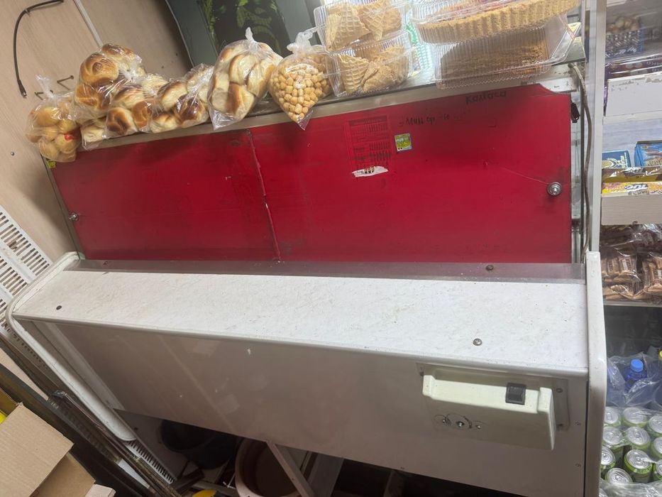 Продам ветринный холодильник