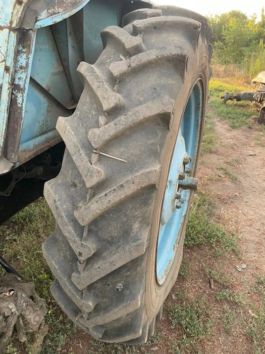 Продам трактор Т28