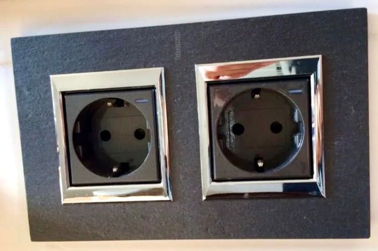 Priza Bticino Axolute culoare gri din piatra