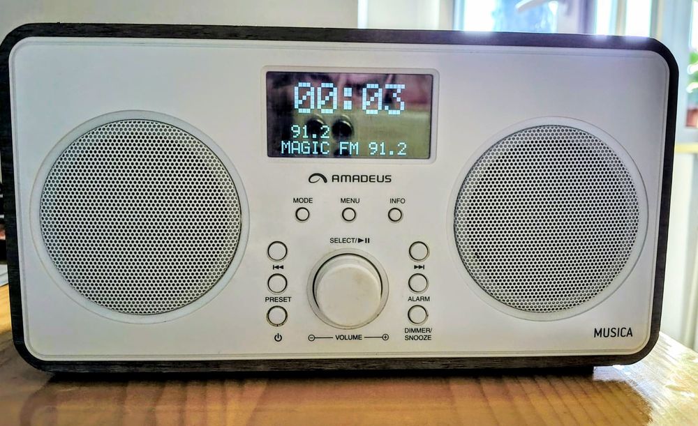 Vând radio dab amadeus musica