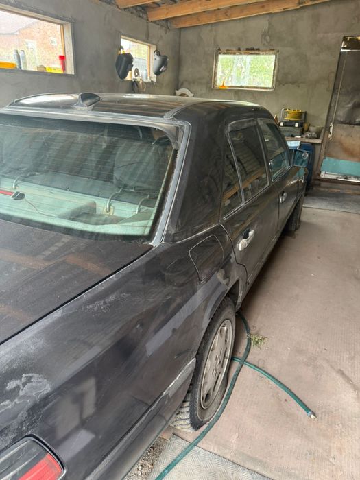 Продам мерседес 124