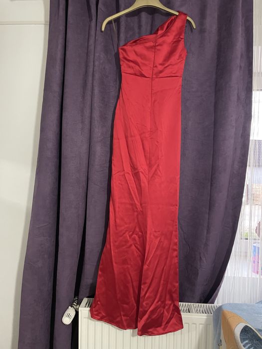 Rochie elegantă roșie