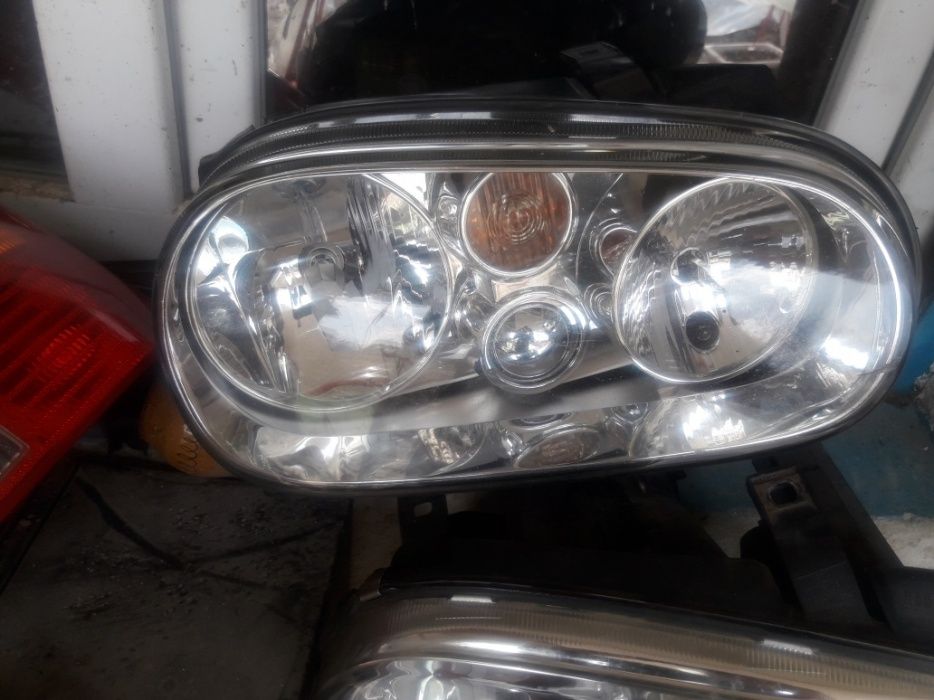 Фолсваген голф 4 volkswagen golf 4 1.6 бенз само на части