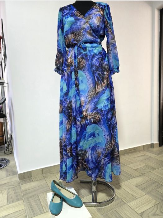 Rochie maxi animal print turcoaz, cordon propriu pentru fixarea taliei