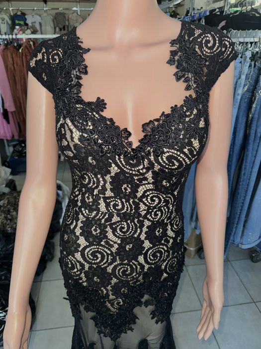 Официална рокля