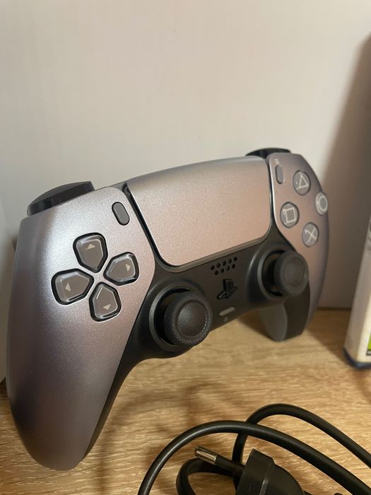 PLAYSTATION 5 DISK + FC 24 перфектен