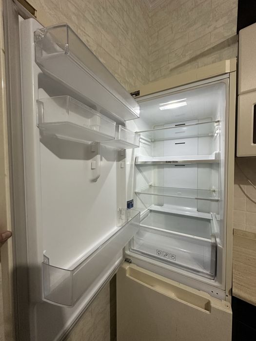 Холодильник Samsung