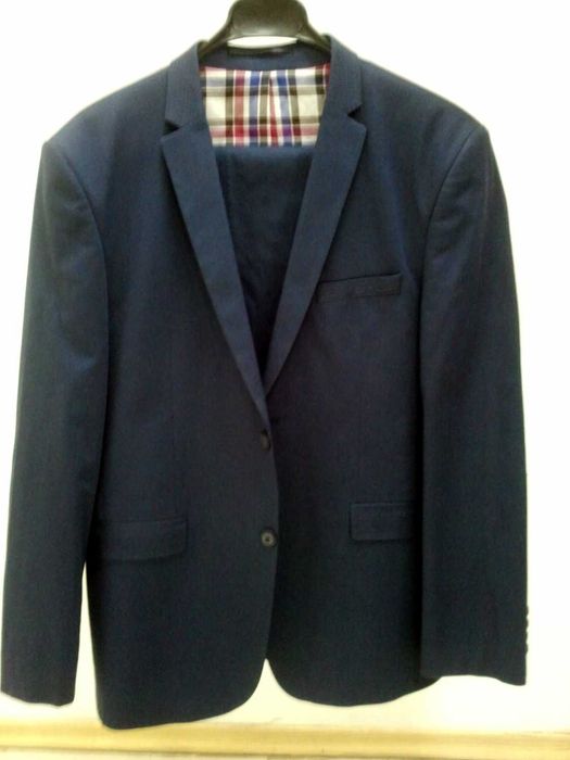 Костюмы фирменные