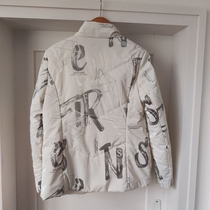 Преходно яке в бяло и сиво