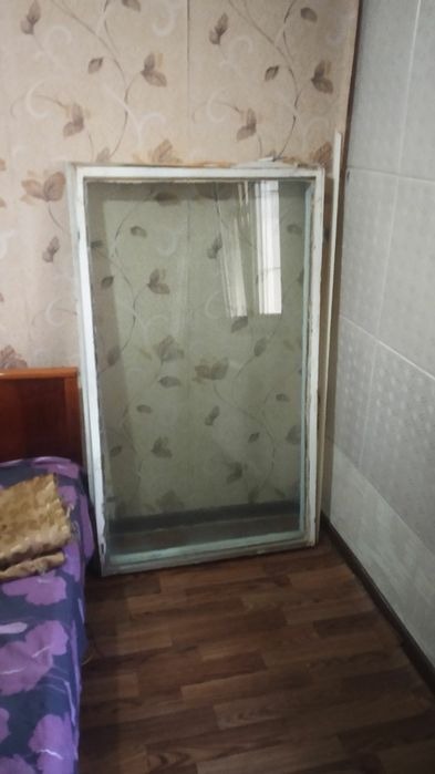 Отдам даром раму со стеклом