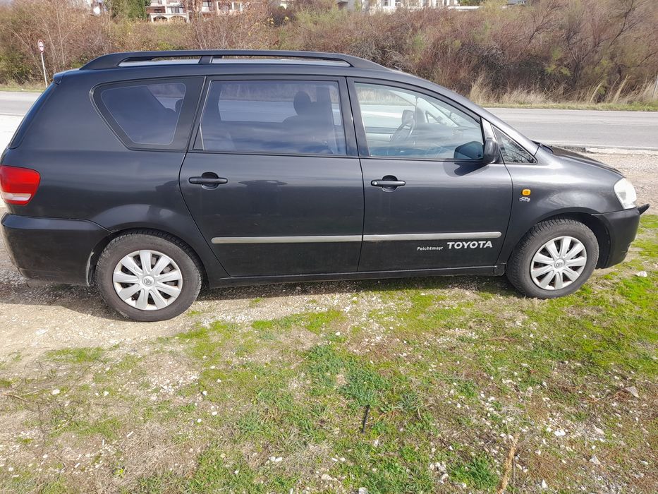 Toyota Avensis Verso  , 7местна