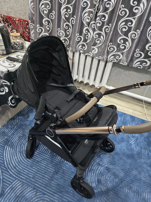 Продам коляску почти новая