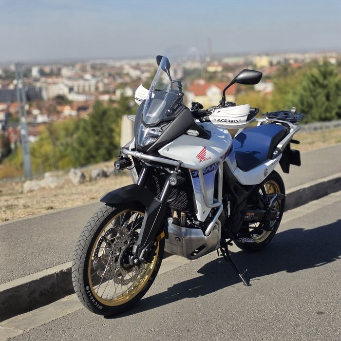 Honda transalp 750XL cu multe dotari de calitate