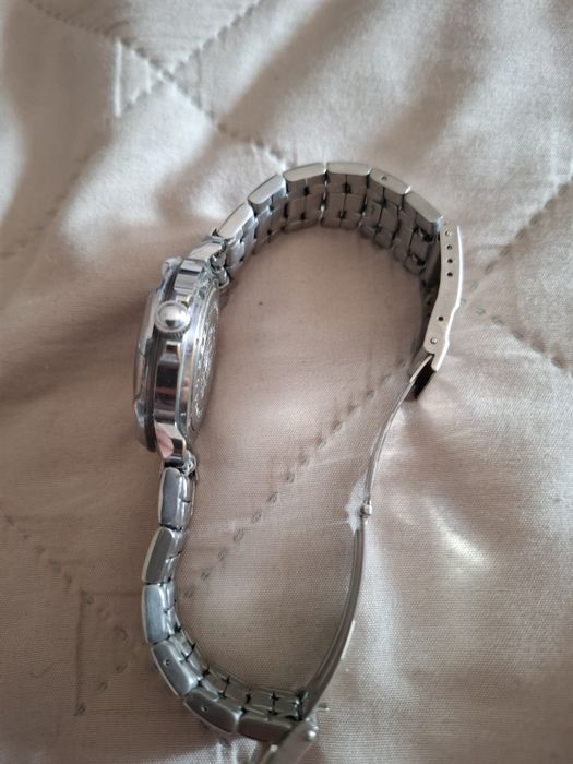 Продам часы б/у.