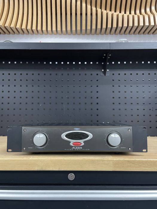Amplificator studio alesis ra 300