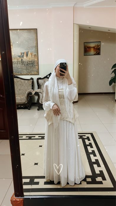 продам платье с корсетом