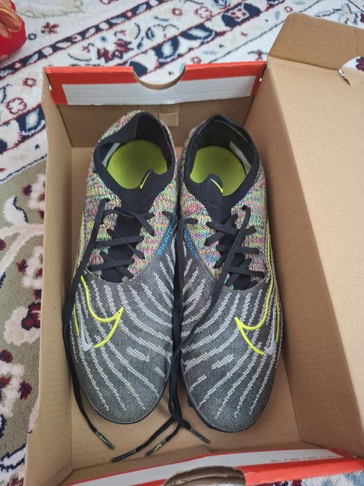 Сороконожки Nike Phantom