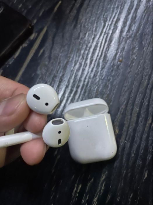 Продам airpods 1