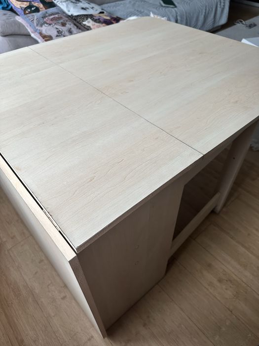Продам стол книжку