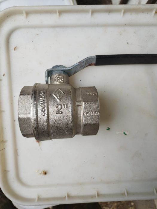 Продам краны и отводы для труб