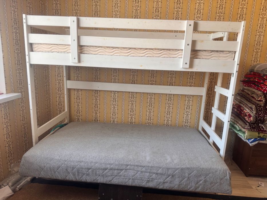 Двухярусная кровать