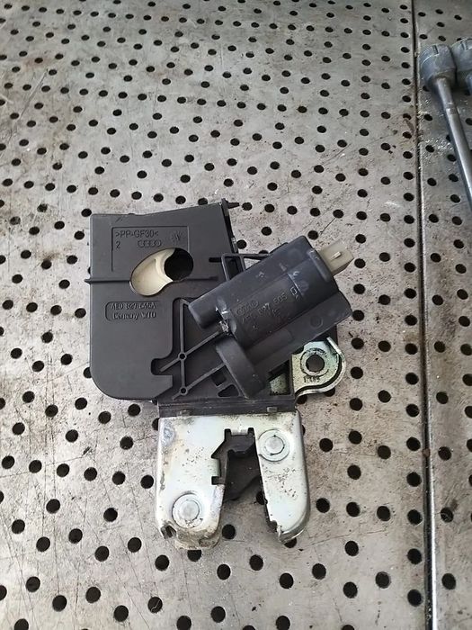 Broasca haion audi a4 b8 8k limuzina 4f5827505d