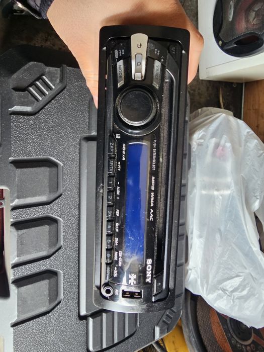 2бр Sony  работят първектно