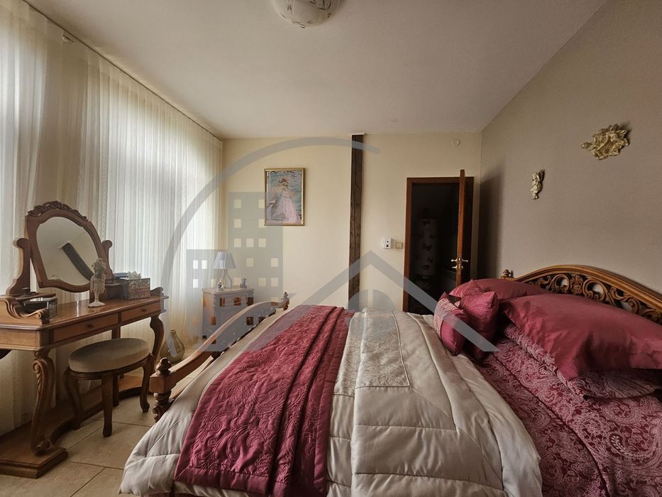 Прекрасен дом на 20 минути от морето