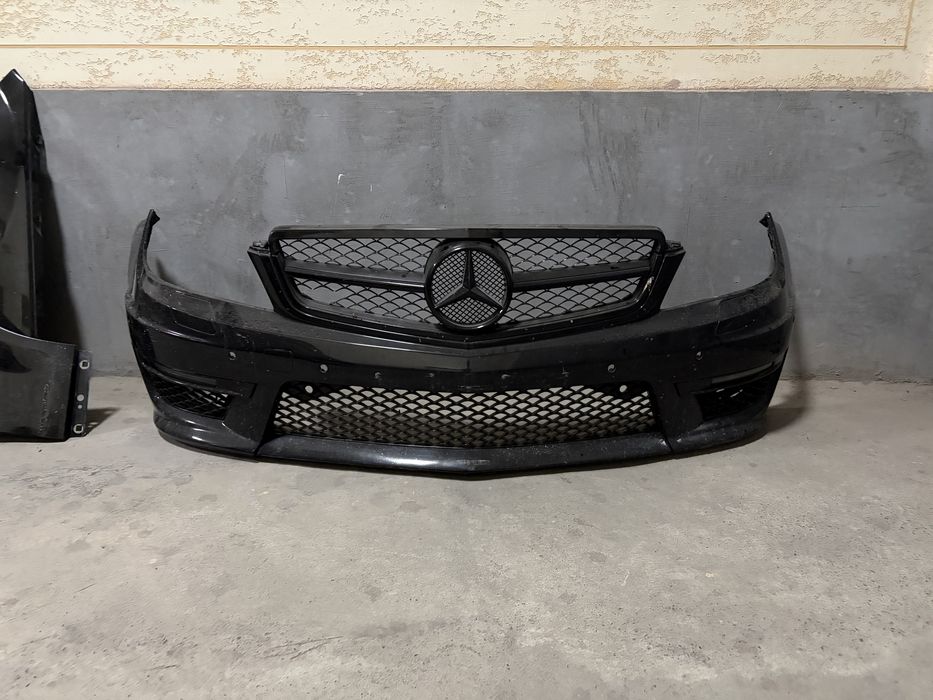 W204 bamper 2 krilo yaxshi holatda