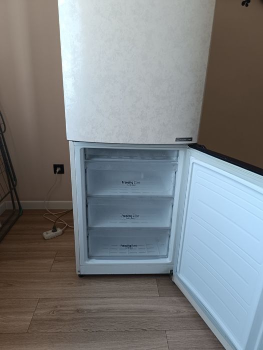 Продам холодильник LG