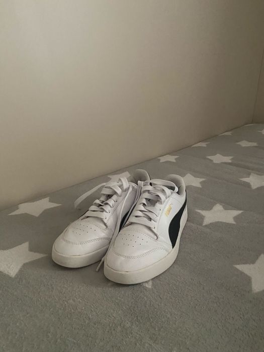 Adidasi puma in conditi aproape noi