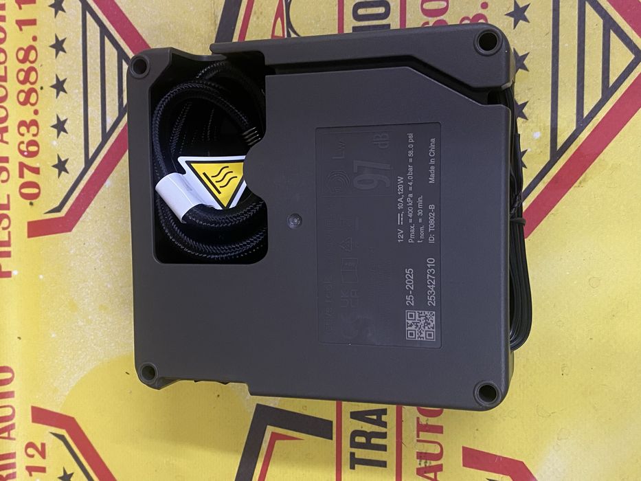 Compresor auto umflat roti OE Ford original neutilizat  12V 120W