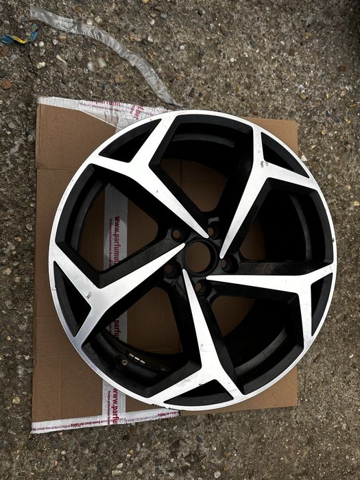 Jantă aliaj vw passat b8.cod:3g0601025.BK.