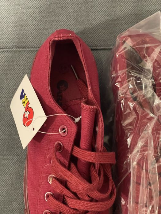 Tenisi femei Sara marimea 40 , cutie si saculet , fabricat in Ro