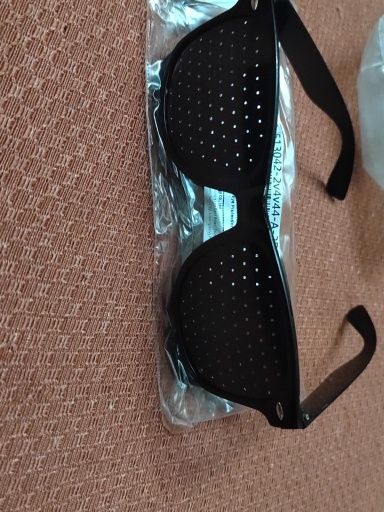 Очки с дырками тренажёр для лечения зрения с перфорацией защита глаза