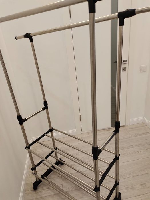 Продам вешалку для прихожей