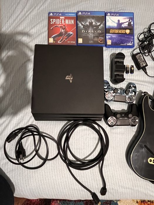 Set Ps4 pro 1Tb.