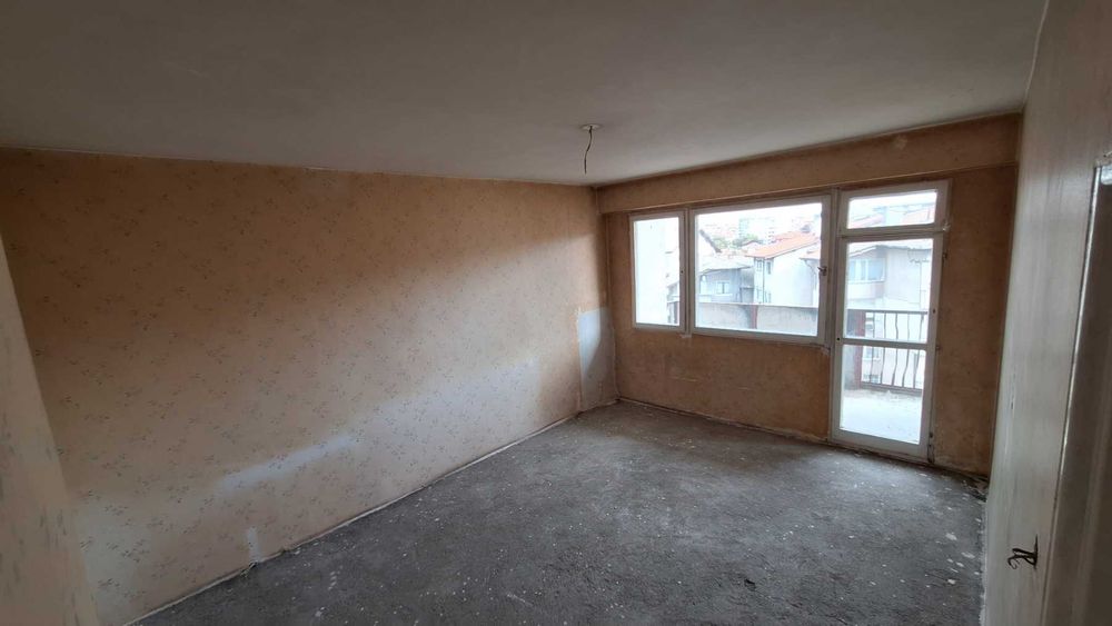 Продава се Тристаен апартамент в Кюстендил, Център - 73 кв.м за 688 €/кв.м - Снимка #13