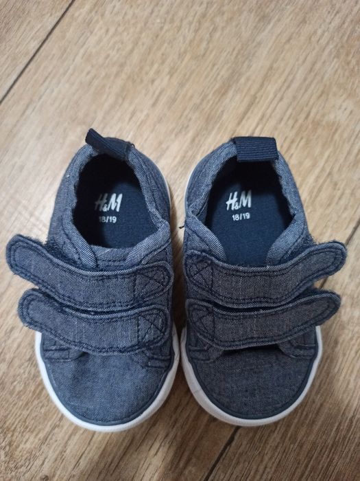Детски обувки на H&M