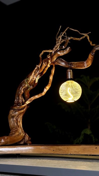 Табиий дарахтдан ночник лампа.