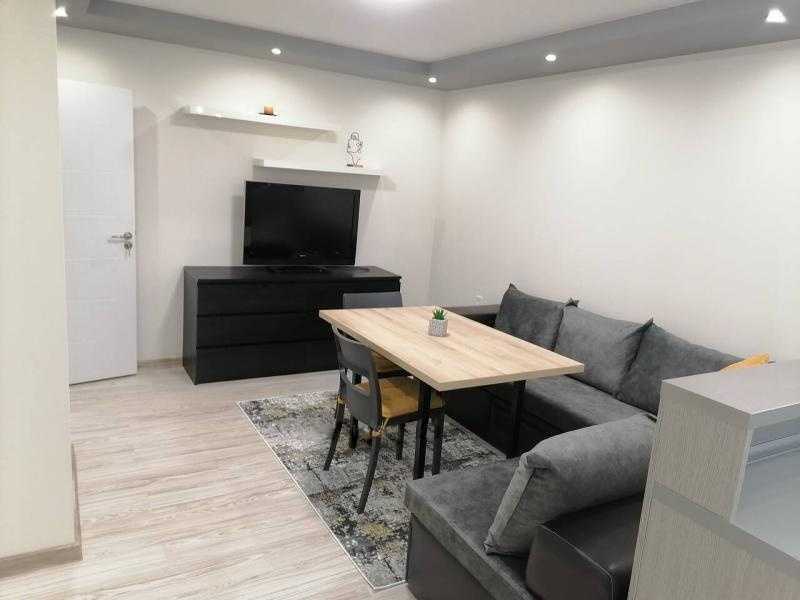 Тристаен апартамент в к-с Меден Рудник