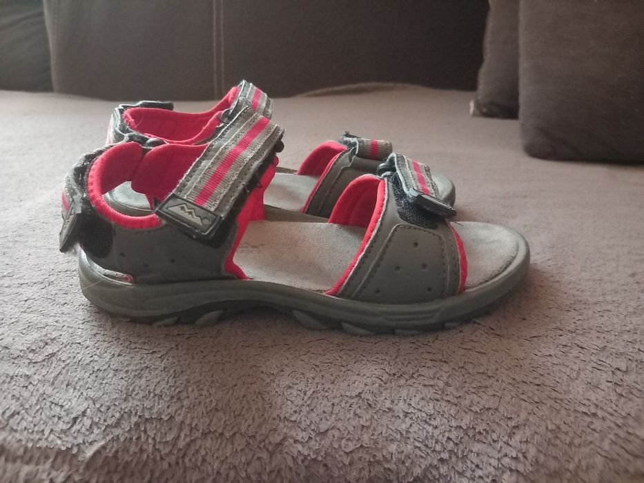 Детски сандали номер 37 и 32