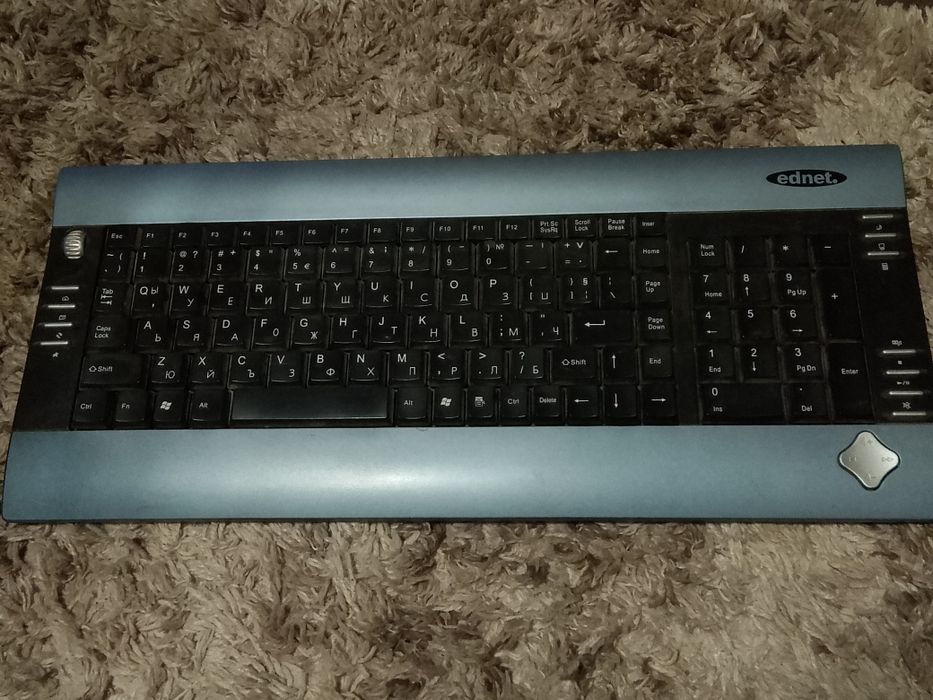 Продавам мишка и клавиатура