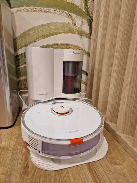 Roborock S7, cu stație de încărcare și funcție de mop, aproape nou
