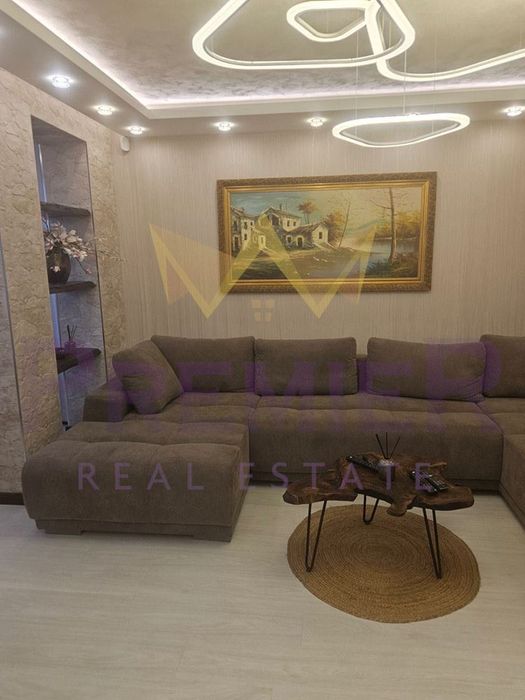 Дава се под наем Тристаен апартамент в Варна, Център - 100 кв.м за 1600 € - Снимка #3