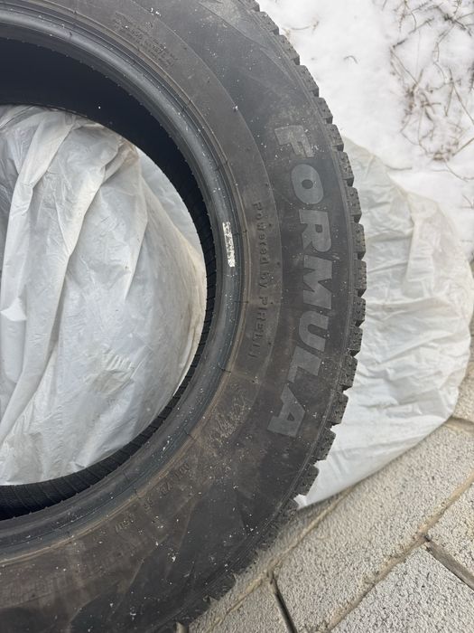 Продам зимние шипованные шины в хорошем состоянии