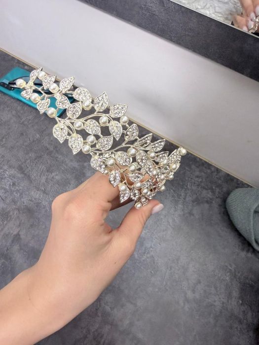 Продам диадему как новая